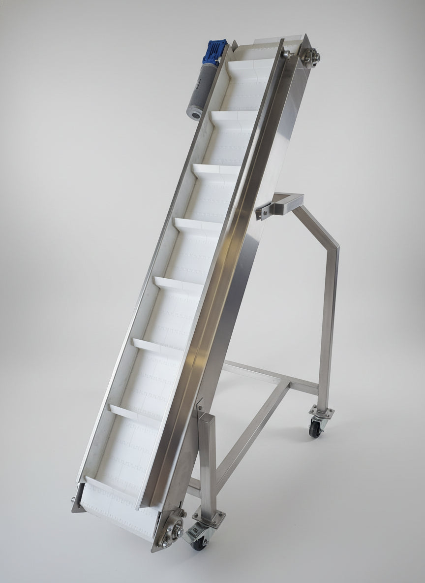 Customizable Stainless Steel Incline Conveyor with Cleated Belt – Mobile & Food-Grade